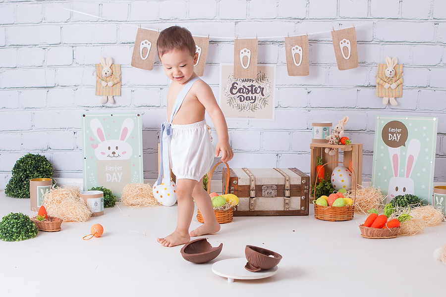 Ensaio de Criança temático de Páscoa , cenário de páscoa, ovo de chocolate, coelhinho da páscoa, quadros decorativos, clima de páscoa, ensaio de criança , fotografia de criança, fotografia de bebes, estudio fotografico na mooca, Leao studio, Flavio Leao