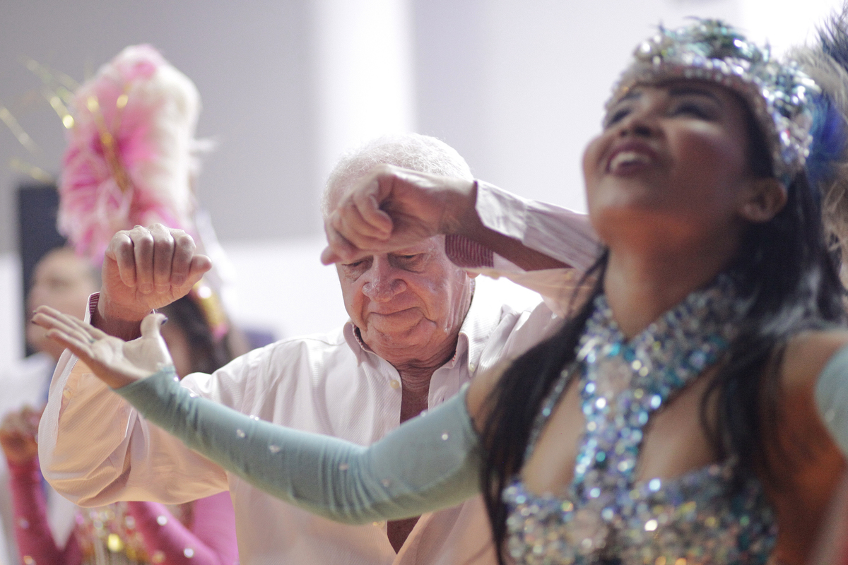Vovó e bailarina no casamento fortaleza
