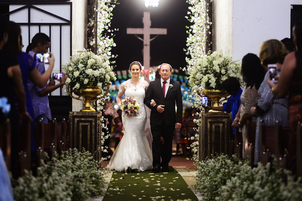 Entrada da noiva na igreja em fortaleza
