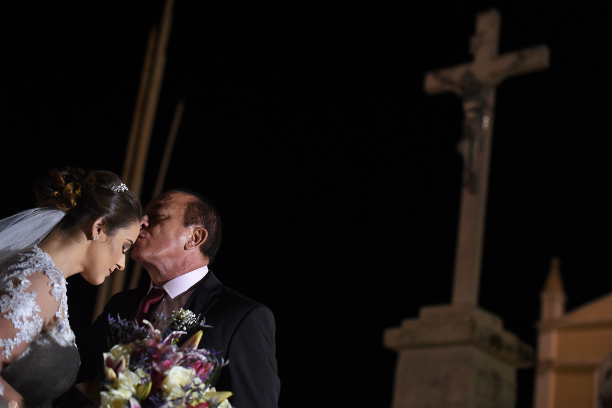 O pai recebendo a noiva em fortaleza