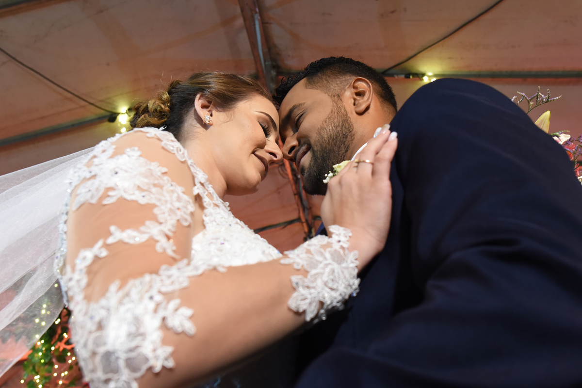 Lindo casal de noivos em fortaleza