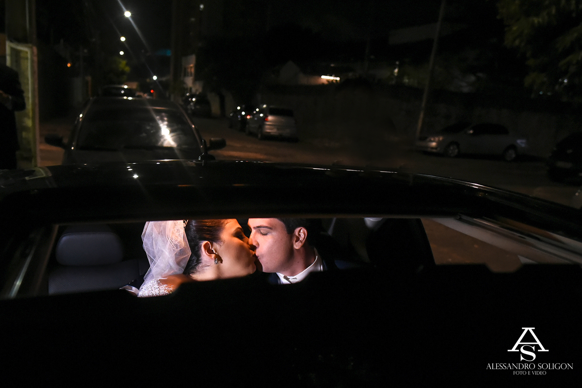 Noivos no carro em fortaleza