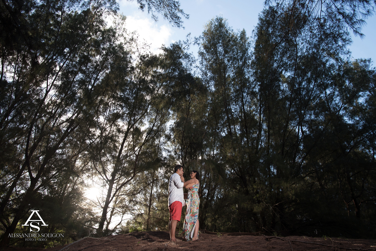 Lindo casal na praia do combuco - ceará