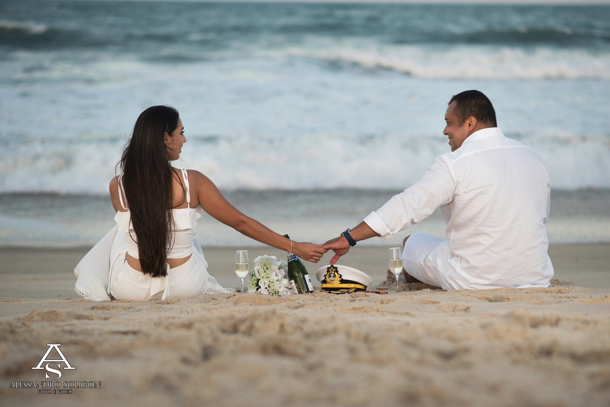 Lindas fotografias de casal na praia em fortaleza