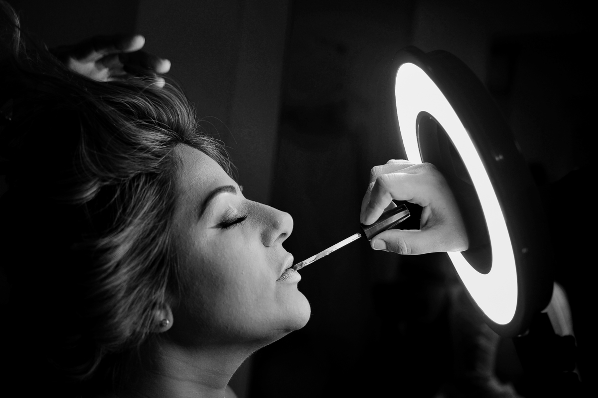 Noiva no salão cheiro cheiroso