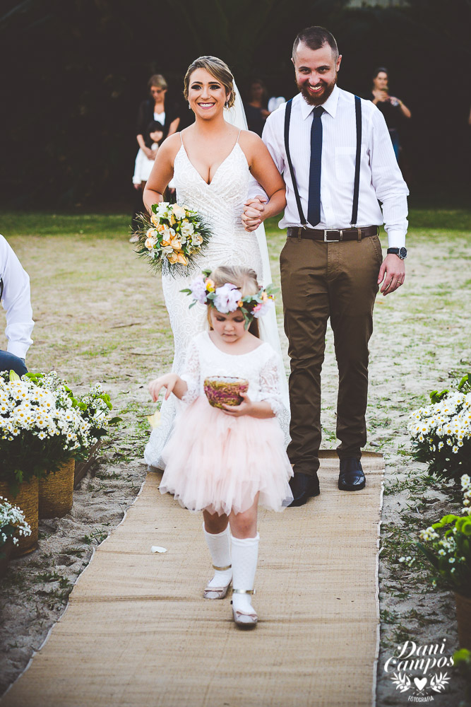 casamento na praia casar de dia casar na praia noiva decoração de casamento fotografo no litoral dani campos fotografia