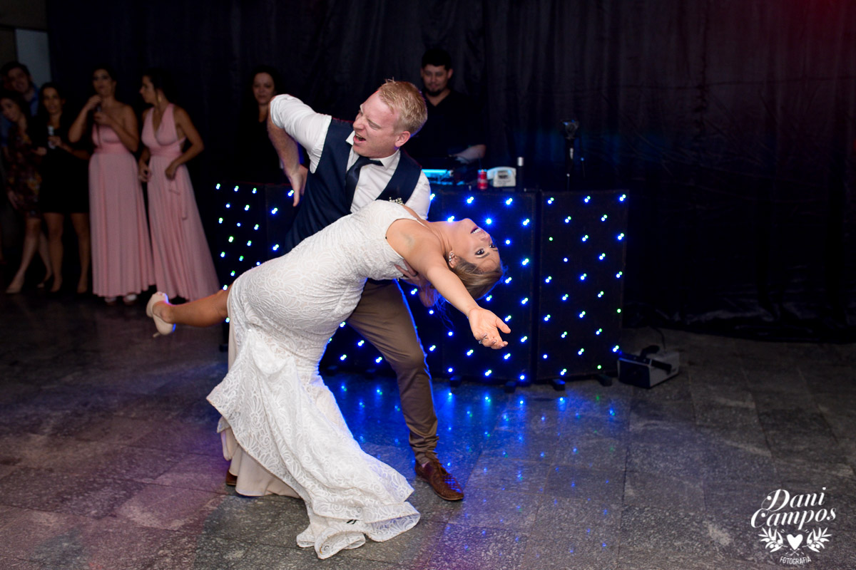 casamento na praia casar de dia casar na praia noiva decoração de casamento fotografo no litoral dani campos fotografia
