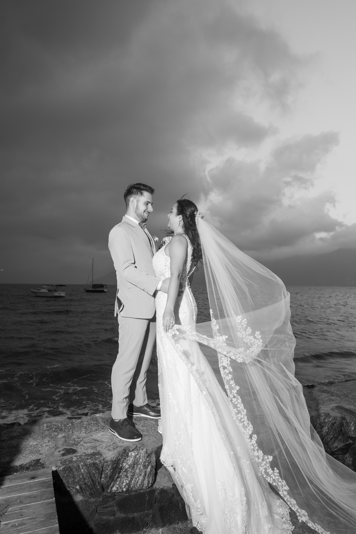 oto de casamento noiva noivo fotografo no litoral dani campos fotografia e video casar na ilha 