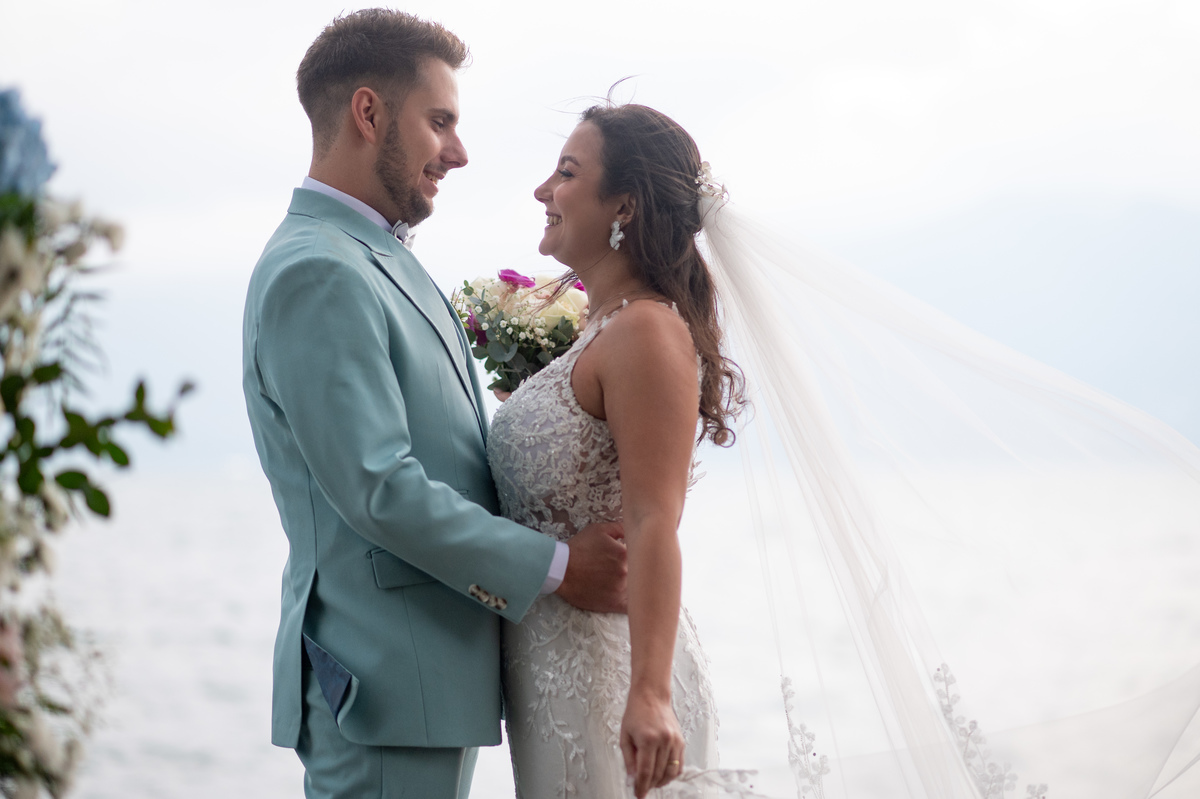 oto de casamento noiva noivo fotografo no litoral dani campos fotografia e video casar na ilha 