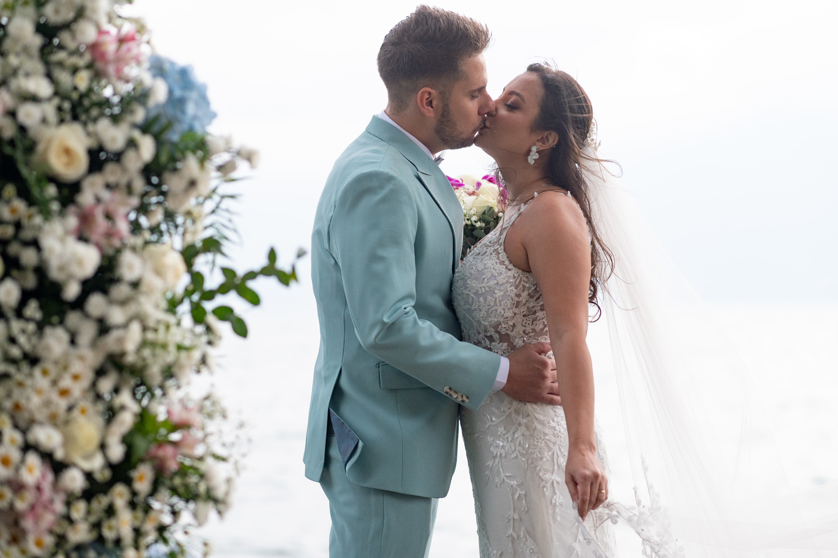 oto de casamento noiva noivo fotografo no litoral dani campos fotografia e video casar na ilha 