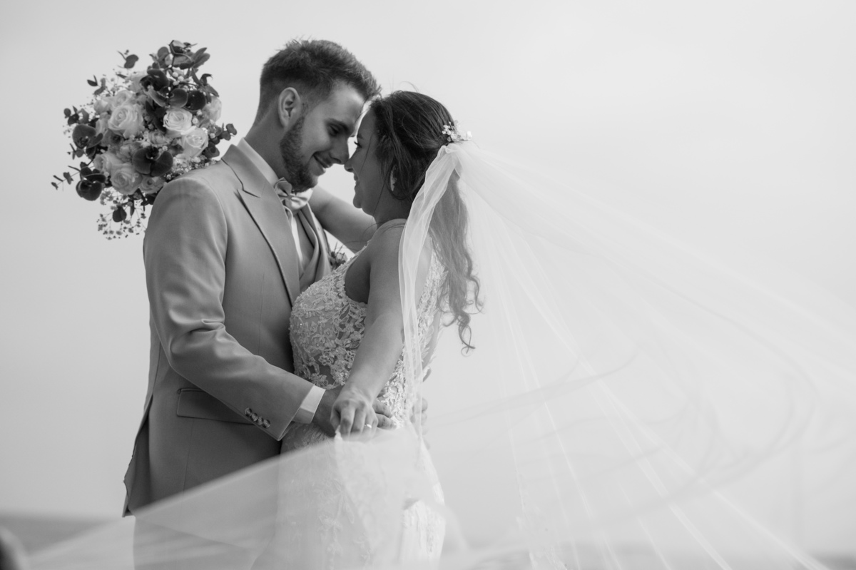 oto de casamento noiva noivo fotografo no litoral dani campos fotografia e video casar na ilha 