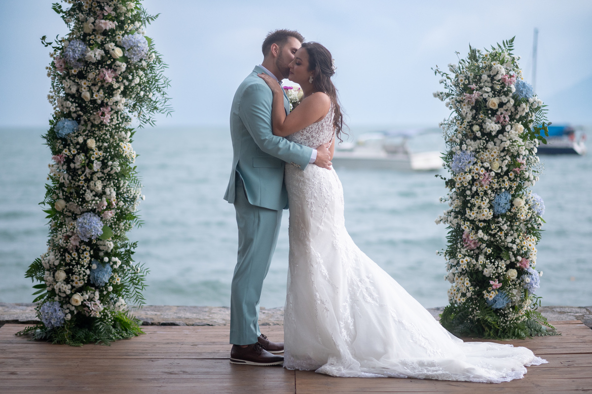 oto de casamento noiva noivo fotografo no litoral dani campos fotografia e video casar na ilha 