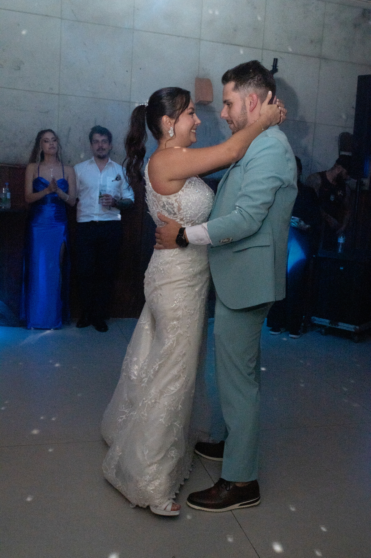 oto de casamento noiva noivo fotografo no litoral dani campos fotografia e video casar na ilha 