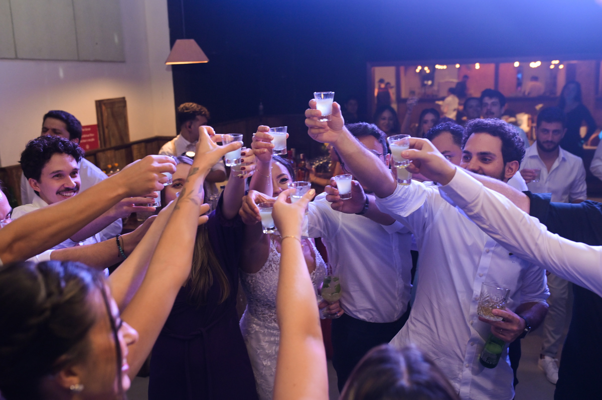 oto de casamento noiva noivo fotografo no litoral dani campos fotografia e video casar na ilha 