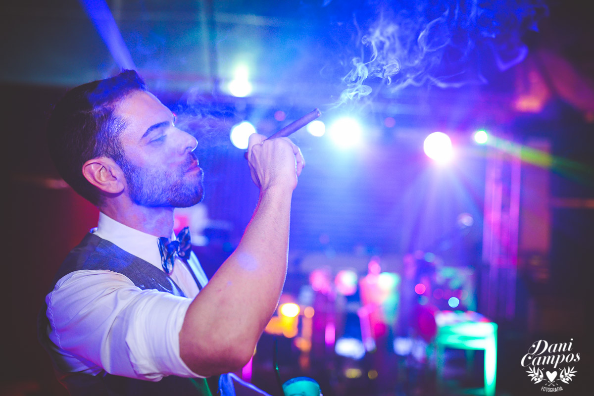 casamento na praia casar de dia fotografia de casamento noiva noivo casamento pé na areia fotografos no litoral dani campos fotografia vestido de noiva