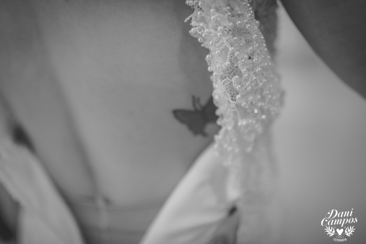 casamento na praia casar de dia fotografia de casamento noiva noivo casamento pé na areia fotografos no litoral dani campos fotografia vestido de noiva