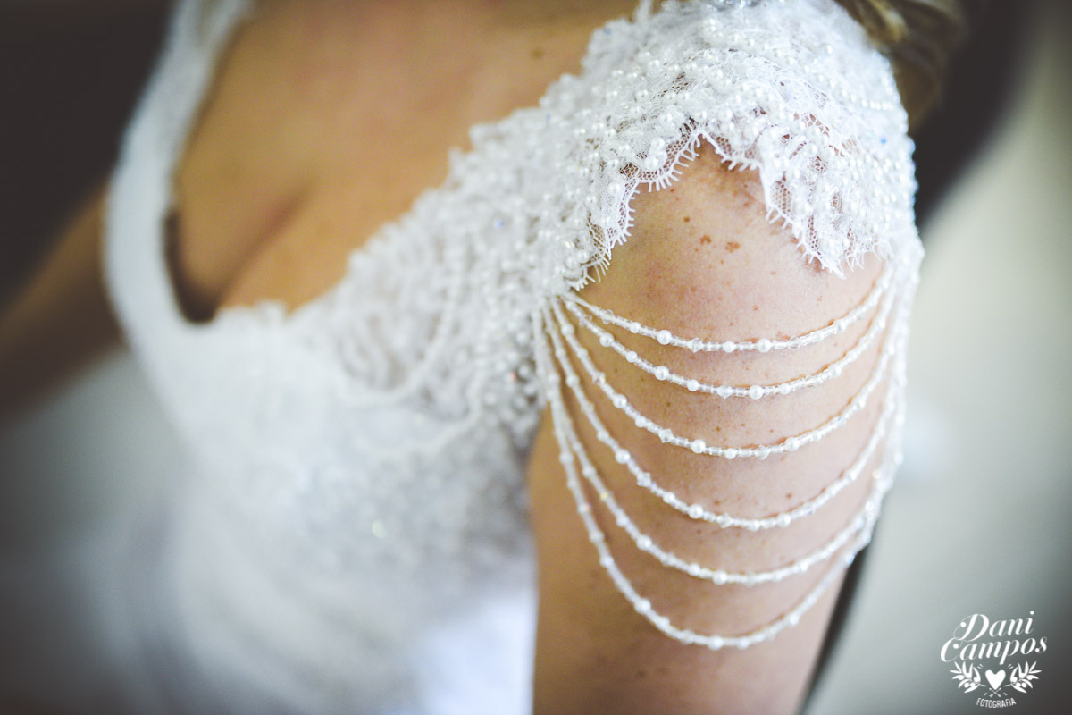 casamento na praia casar de dia fotografia de casamento noiva noivo casamento pé na areia fotografos no litoral dani campos fotografia vestido de noiva