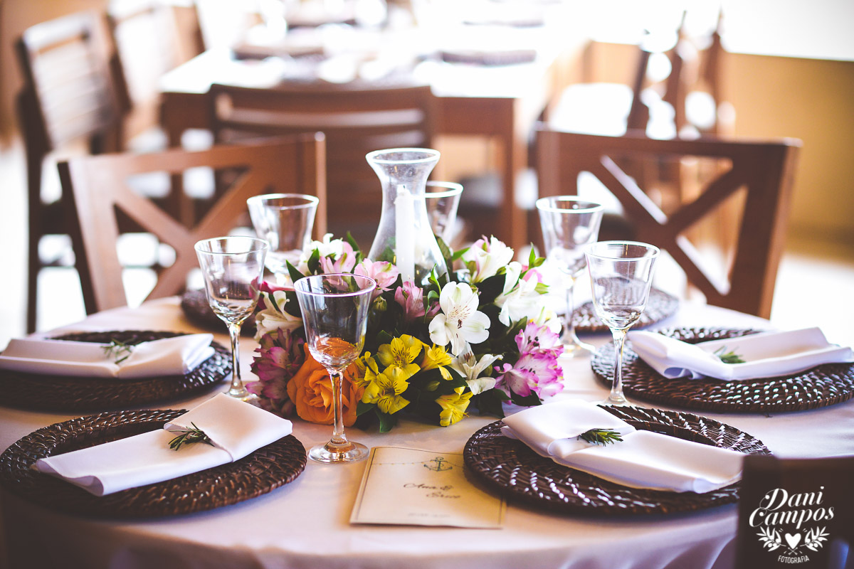 casamento na praia casar de dia fotografia de casamento noiva noivo casamento pé na areia fotografos no litoral dani campos fotografia vestido de noiva