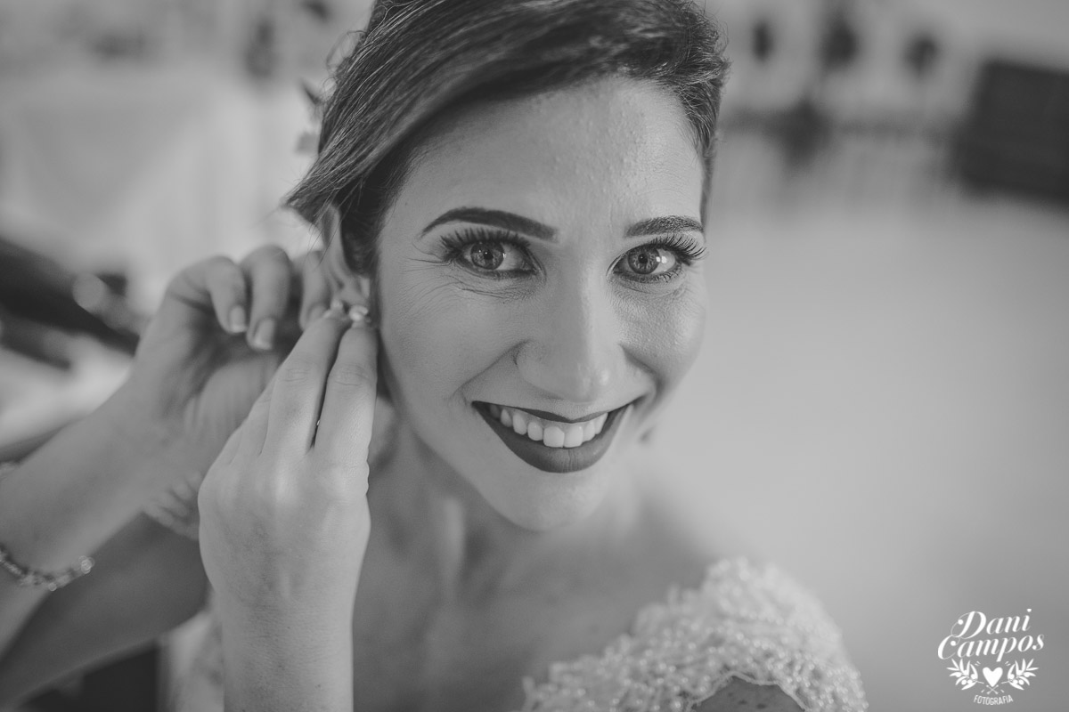 casamento na praia casar de dia fotografia de casamento noiva noivo casamento pé na areia fotografos no litoral dani campos fotografia vestido de noiva