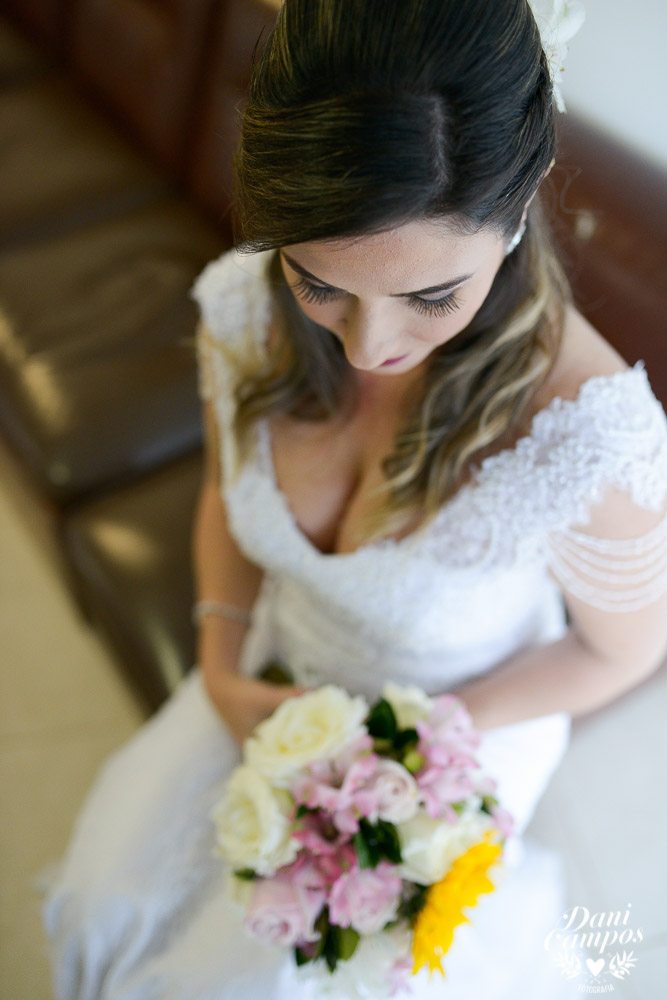 casamento na praia casar de dia fotografia de casamento noiva noivo casamento pé na areia fotografos no litoral dani campos fotografia vestido de noiva