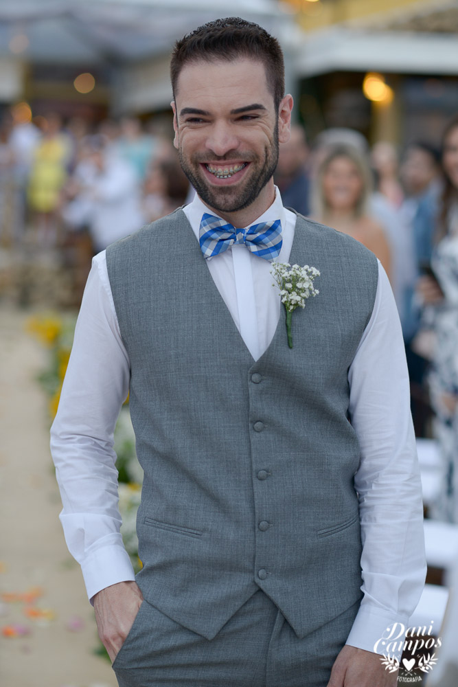 casamento na praia casar de dia fotografia de casamento noiva noivo casamento pé na areia fotografos no litoral dani campos fotografia vestido de noiva