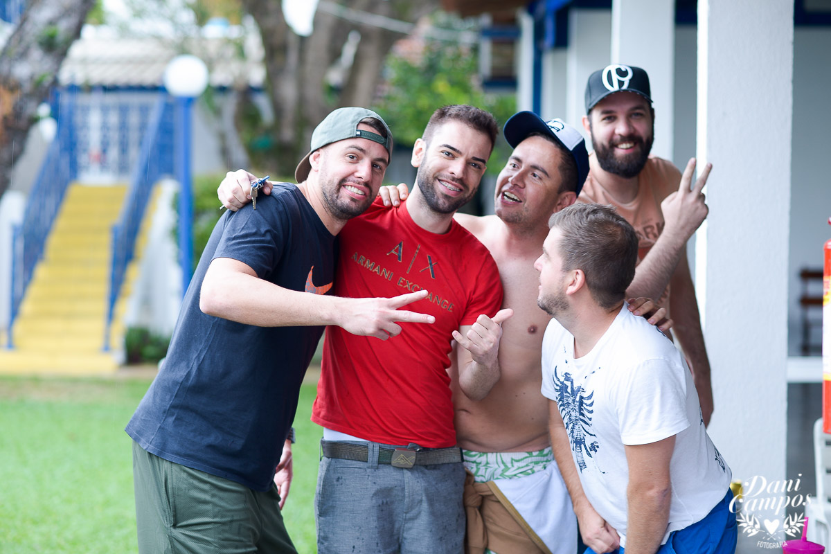 casamento na praia casar de dia fotografia de casamento noiva noivo casamento pé na areia fotografos no litoral dani campos fotografia vestido de noiva