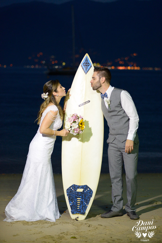 casamento na praia casar de dia fotografia de casamento noiva noivo casamento pé na areia fotografos no litoral dani campos fotografia vestido de noiva