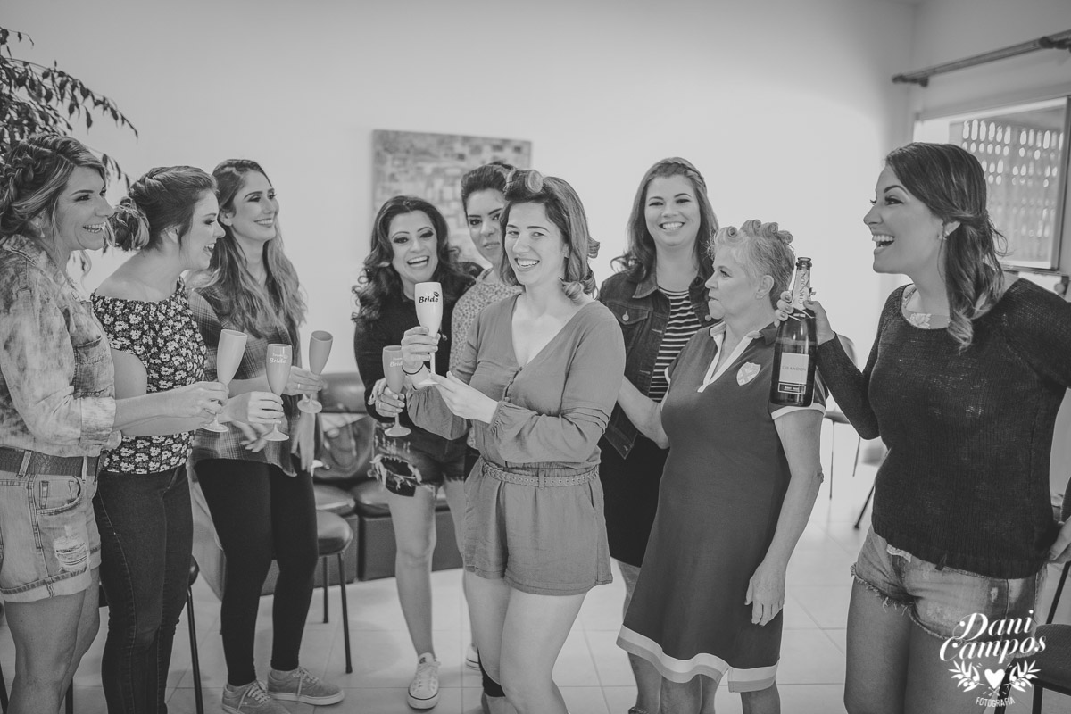 casamento na praia casar de dia fotografia de casamento noiva noivo casamento pé na areia fotografos no litoral dani campos fotografia vestido de noiva