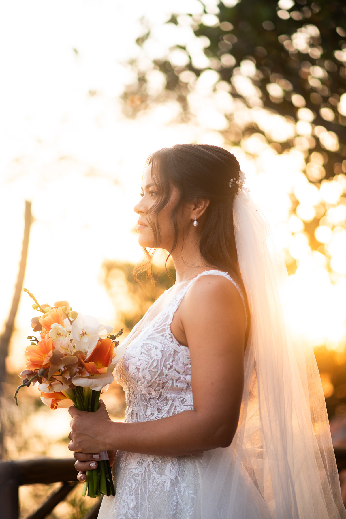 Casar na praia casando na Ilhabela casar de dia fotógrafo de casamento wedding day dia de casar fotógrafo no litoral noiva vestido de noiva madrinhas casamento na praia