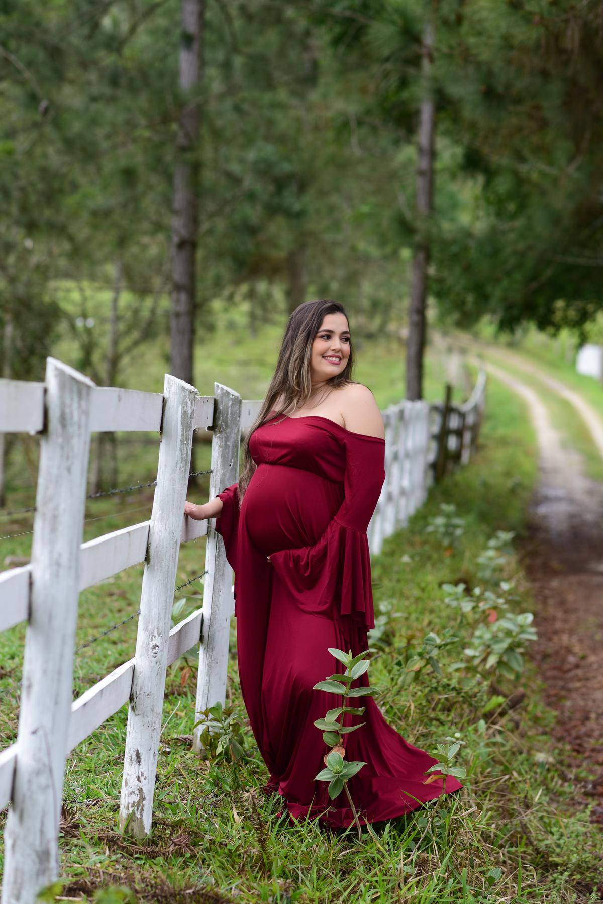 foto gestante gestante no campo fotografos no litoral maternidade gravidez mae de menino fotos no campo 