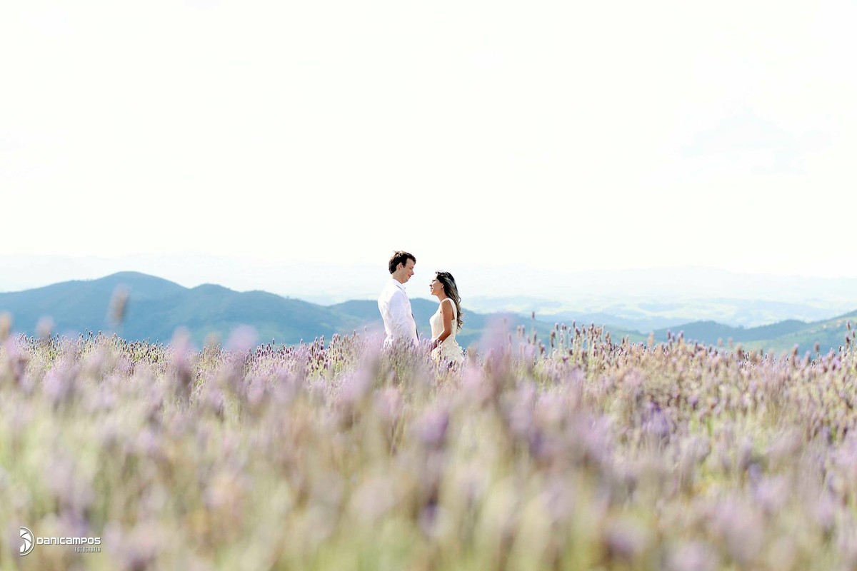 pre wedding, fotografo casamento, lavandario em cunha, ensaio lavandario, ensaio retro, pre casamento, fotografo caraguatatuba-sp, noiva,noivo, trash the dress em cunha