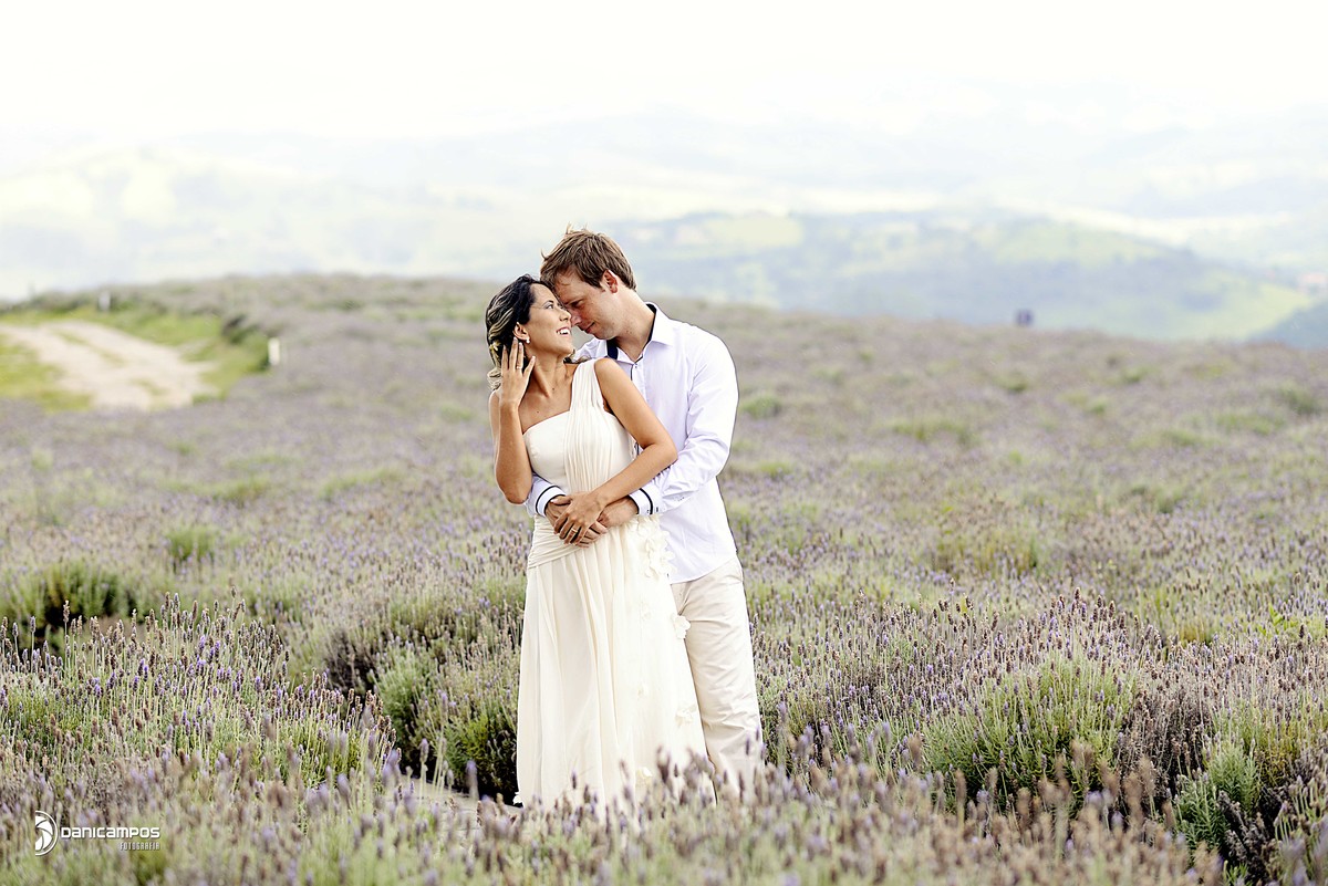 pre wedding, fotografo casamento, lavandario em cunha, ensaio lavandario, ensaio retro, pre casamento, fotografo caraguatatuba-sp, noiva,noivo, trash the dress em cunha