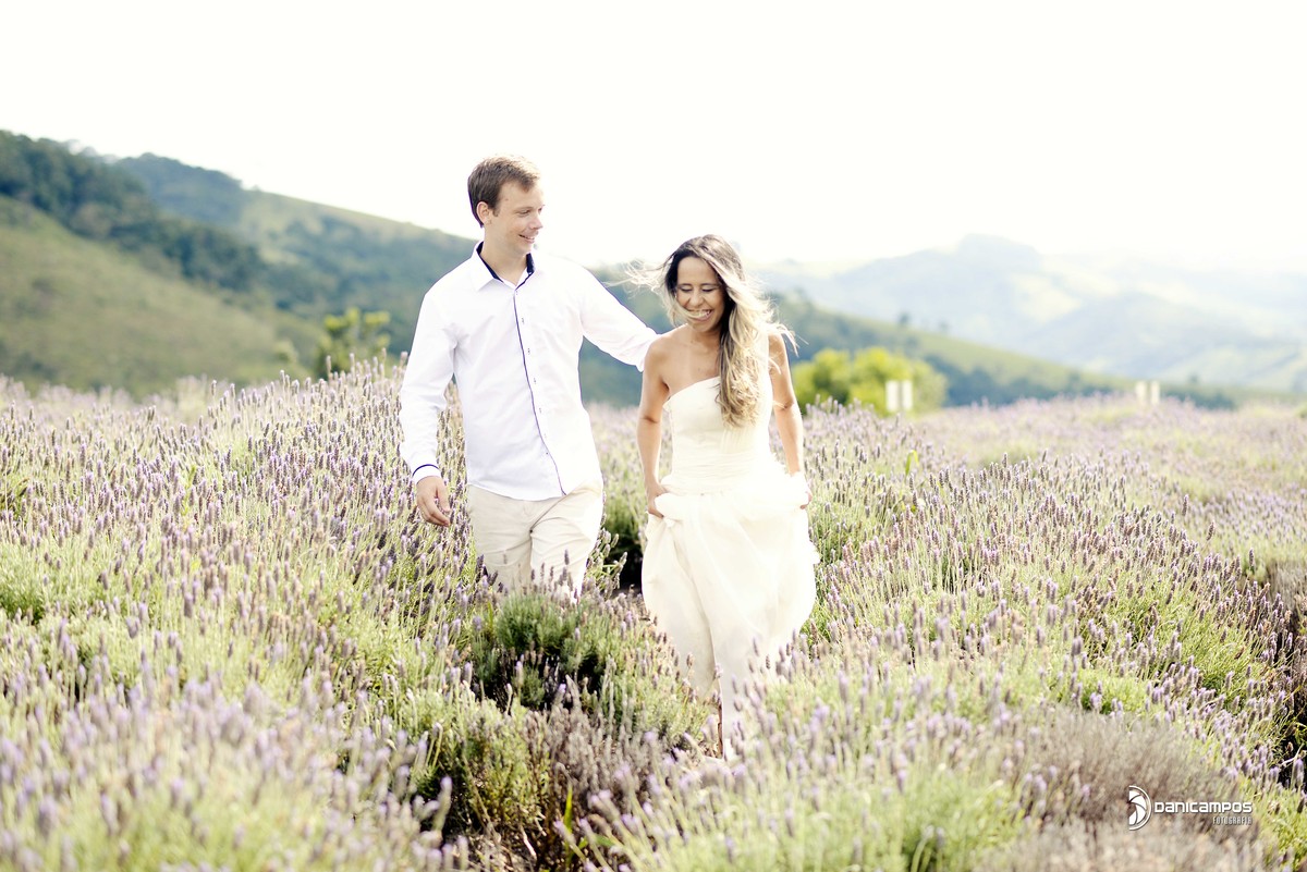 pre wedding, fotografo casamento, lavandario em cunha, ensaio lavandario, ensaio retro, pre casamento, fotografo caraguatatuba-sp, noiva,noivo, trash the dress em cunha
