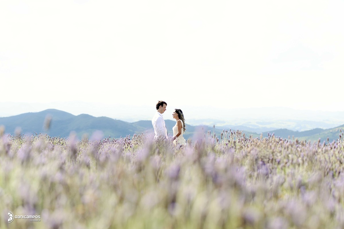 pre wedding, fotografo casamento, lavandario em cunha, ensaio lavandario, ensaio retro, pre casamento, fotografo caraguatatuba-sp, noiva,noivo, trash the dress em cunha
