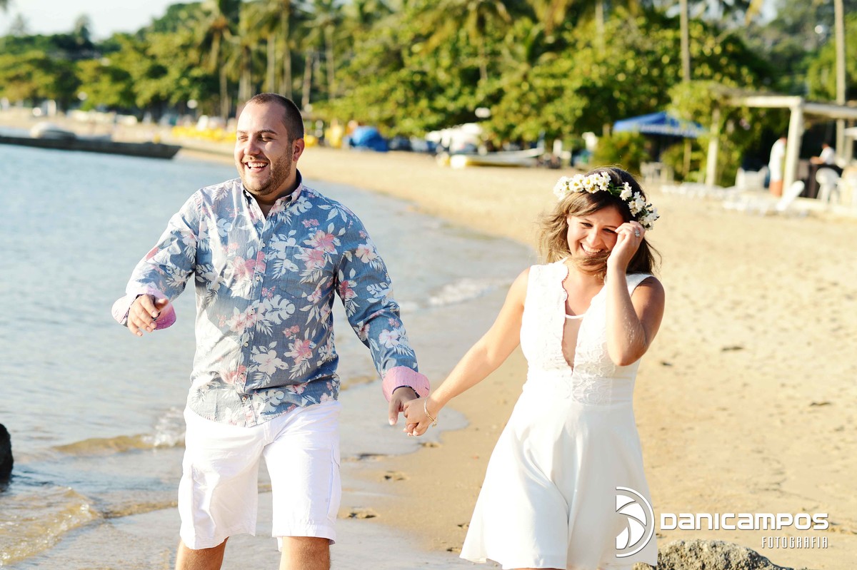 fotografar na praia - ensaio de casal