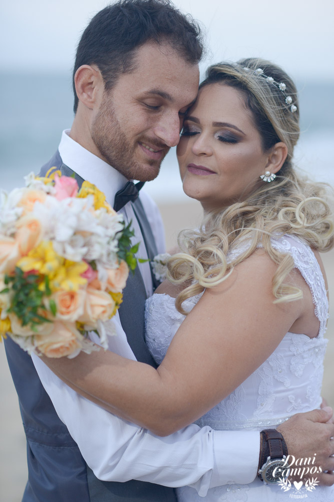 casamento na praia casar de dia fotografos no litoral caraguatuba ilha bela noiva noivo casar de dia casamento pe na areia