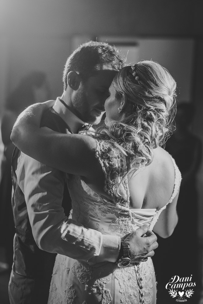 casamento na praia casar de dia fotografos no litoral caraguatuba ilha bela noiva noivo casar de dia casamento pe na areia