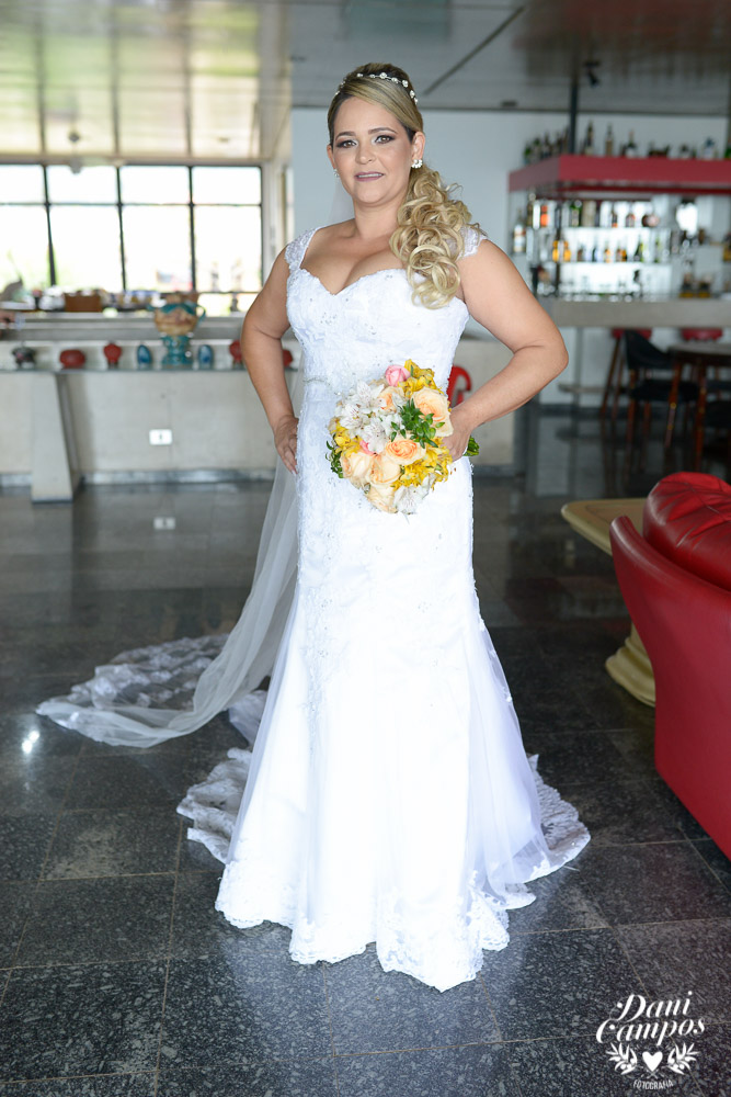 casamento na praia casar de dia fotografos no litoral caraguatuba ilha bela noiva noivo casar de dia casamento pe na areia