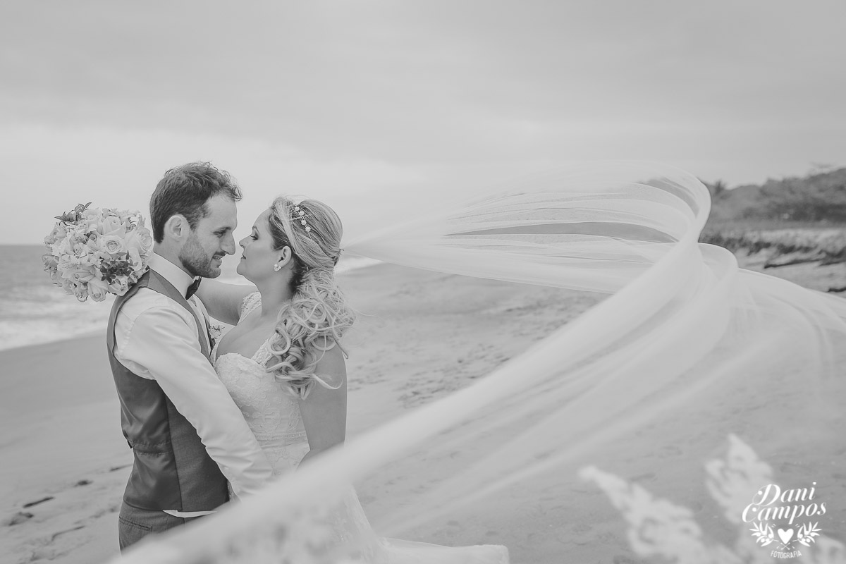 casamento na praia casar de dia fotografos no litoral caraguatuba ilha bela noiva noivo casar de dia casamento pe na areia
