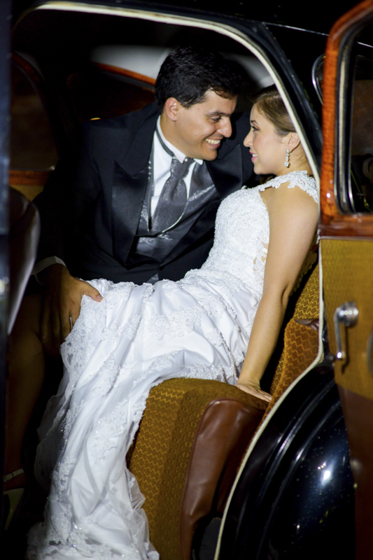 dani campos fotografa, fotografo de casamento, noiva , fotos making of da noiva, making of do noivo, fotos vestidos de noiva, terno, igreja matriz sao sebastiao - sp, fotografo litoral norte sao paulo, casamento de dia, casamento igreja, chuva de arroz, f