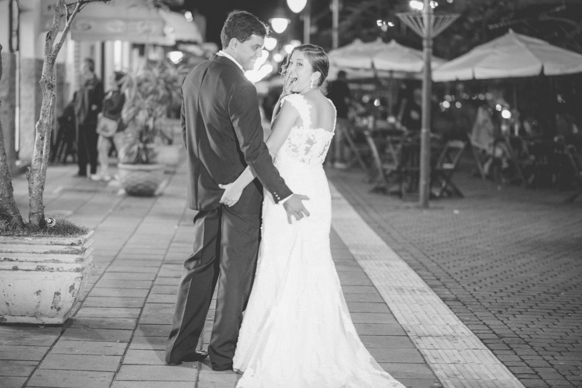 dani campos fotografa, fotografo de casamento, noiva , fotos making of da noiva, making of do noivo, fotos vestidos de noiva, terno, igreja matriz sao sebastiao - sp, fotografo litoral norte sao paulo, casamento de dia, casamento igreja, chuva de arroz, f