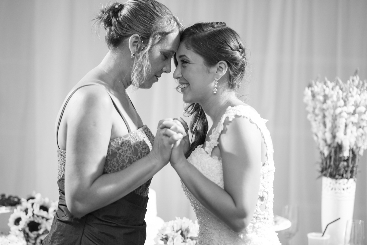 dani campos fotografa, fotografo de casamento, noiva , fotos making of da noiva, making of do noivo, fotos vestidos de noiva, terno, igreja matriz sao sebastiao - sp, fotografo litoral norte sao paulo, casamento de dia, casamento igreja, chuva de arroz, f