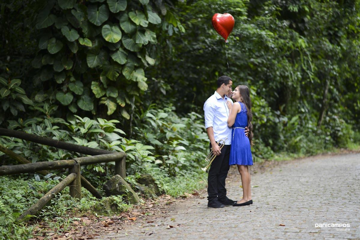 dani campos fotografa, fotografo de casamento, noiva , fotos making of da noiva, making of do noivo, fotos vestidos de noiva, terno, igreja matriz sao sebastiao - sp, fotografo litoral norte sao paulo, casamento de dia, casamento igreja, chuva de arroz, f