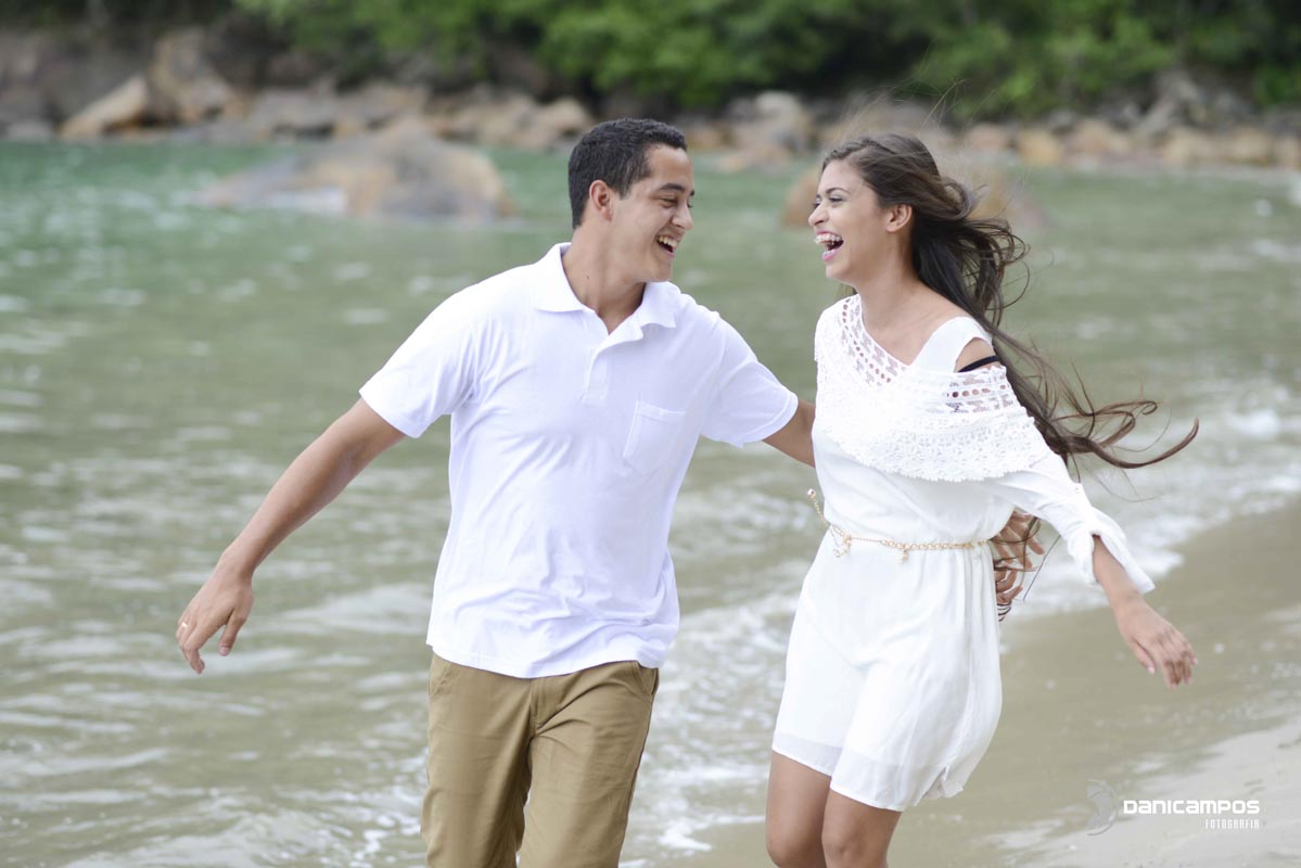 dani campos fotografa, fotografo de casamento, noiva , fotos making of da noiva, making of do noivo, fotos vestidos de noiva, terno, igreja matriz sao sebastiao - sp, fotografo litoral norte sao paulo, casamento de dia, casamento igreja, chuva de arroz, f