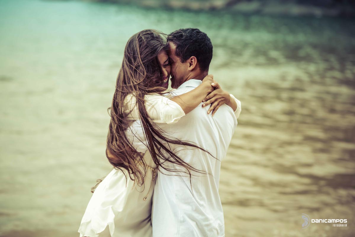 dani campos fotografa, fotografo de casamento, noiva , fotos making of da noiva, making of do noivo, fotos vestidos de noiva, terno, igreja matriz sao sebastiao - sp, fotografo litoral norte sao paulo, casamento de dia, casamento igreja, chuva de arroz, f