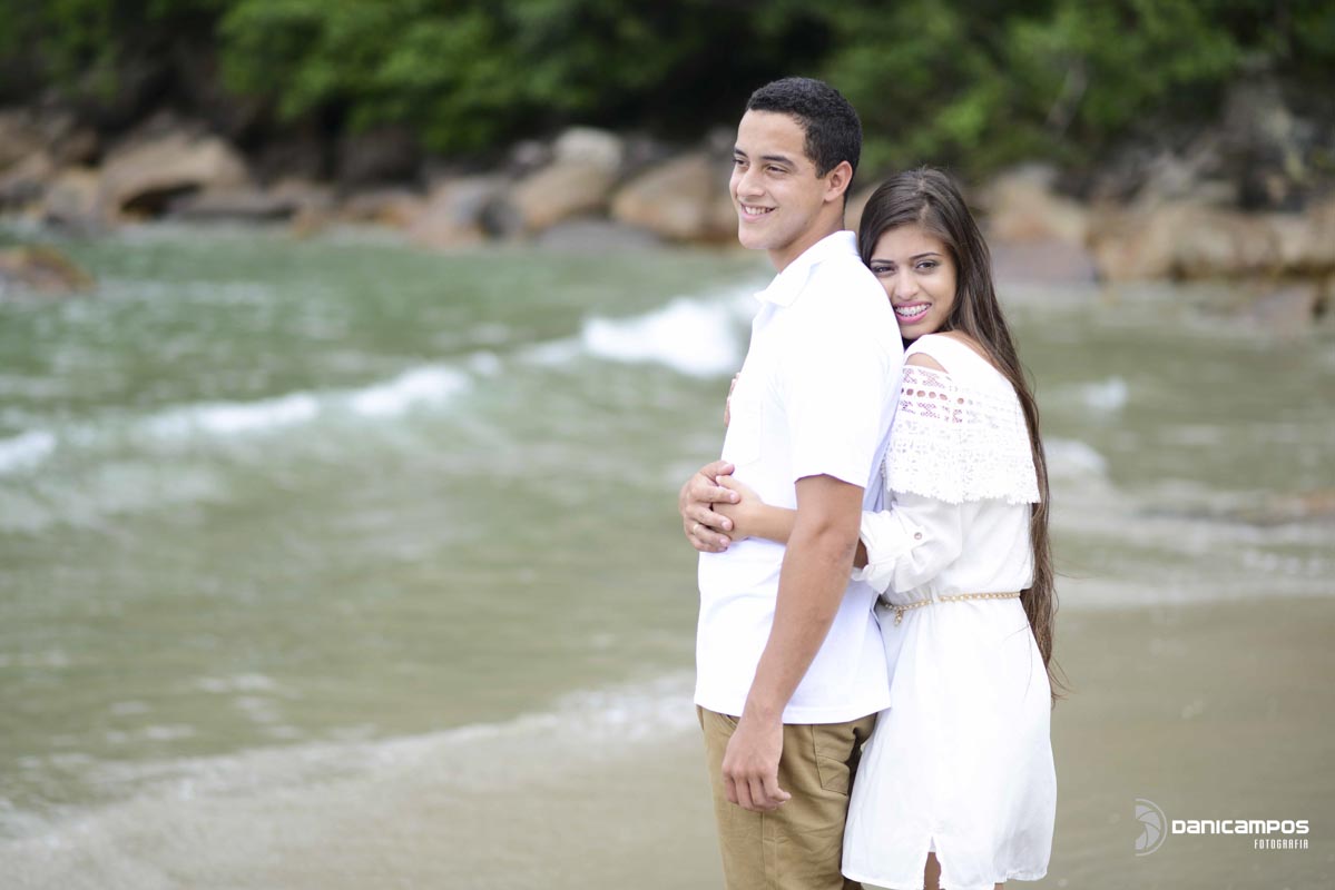 dani campos fotografa, fotografo de casamento, noiva , fotos making of da noiva, making of do noivo, fotos vestidos de noiva, terno, igreja matriz sao sebastiao - sp, fotografo litoral norte sao paulo, casamento de dia, casamento igreja, chuva de arroz, f