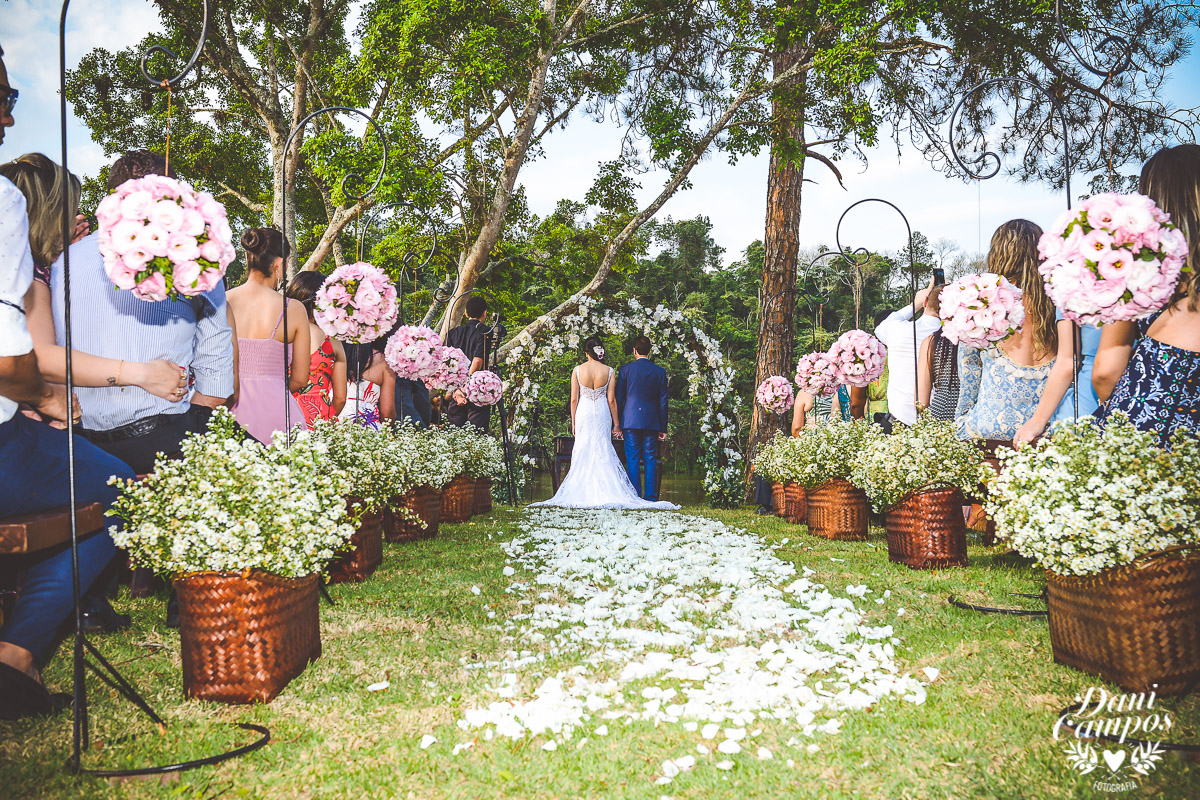 casamento no campo fotografia de casamento fotografos no litoral dani campos fotografica recanto santa barbara jambeiro litoral norte fotografia wedding noiva noivo making of