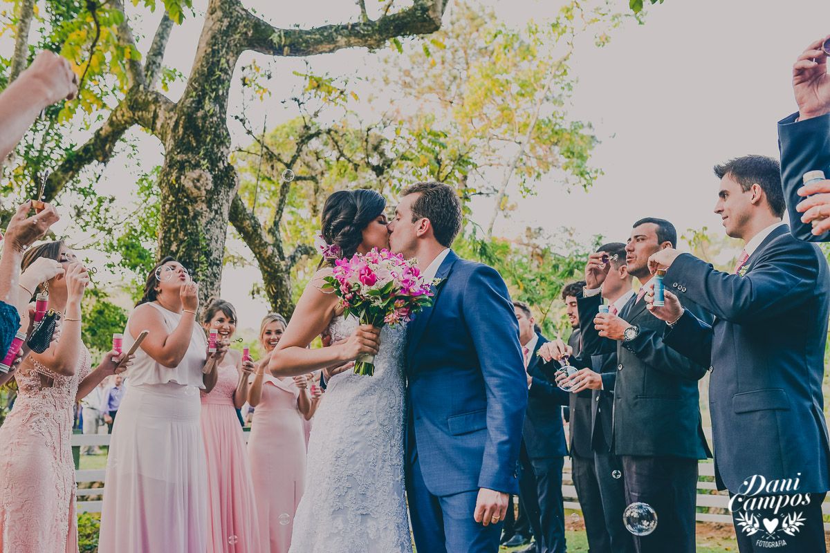 casamento no campo fotografia de casamento fotografos no litoral dani campos fotografica recanto santa barbara jambeiro litoral norte fotografia wedding noiva noivo making of