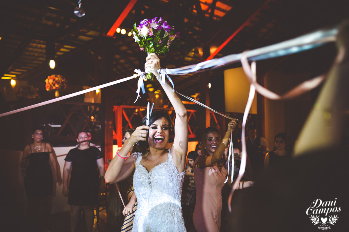 casamento no campo fotografia de casamento fotografos no litoral dani campos fotografica recanto santa barbara jambeiro litoral norte fotografia wedding noiva noivo making of