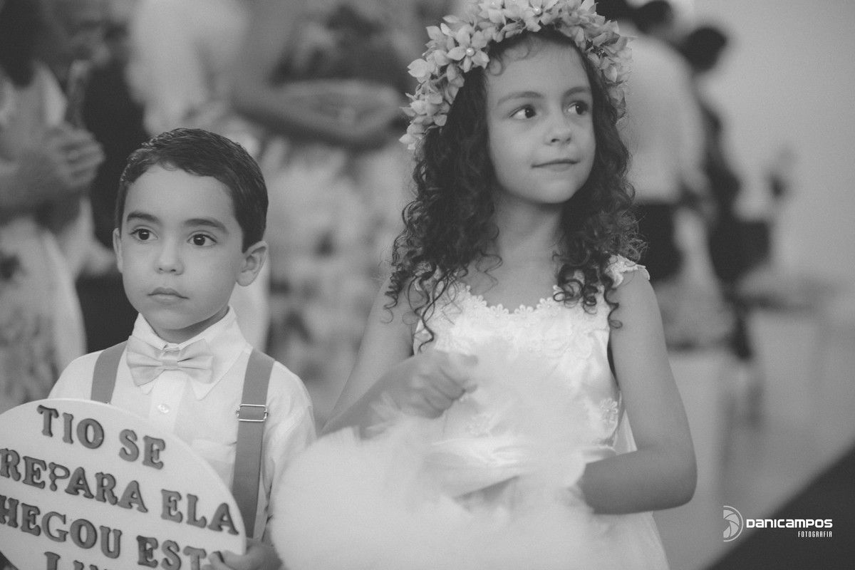 dani campos fotografia, fotografia de casamento, fotografos no litoral, noivas, casamento, casamento na praia, casamento na igreja, amor de noiva, vestidos de noivas, litoral de sao paulo, dia da noiva, caraguatatuba, sao sebastiao, ilhabela, casar de dia